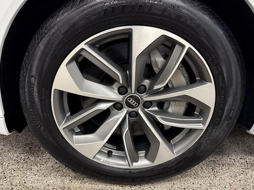 2021 Audi e-tron Premium Plus