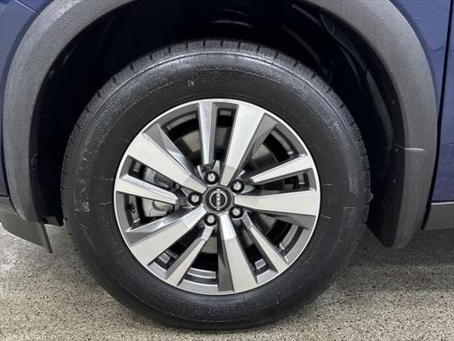 2022 Nissan Pathfinder SL 2WD