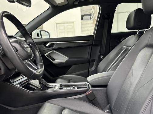 2024 Audi Q3 Premium 45 TFSI S line quattro Tiptronic