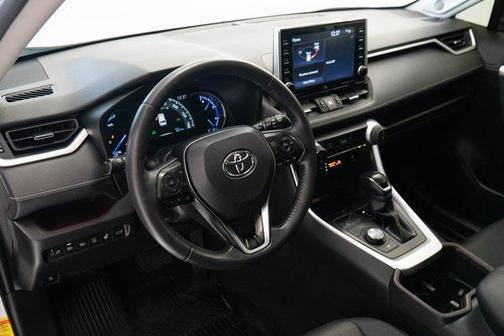 2022 Toyota RAV4 Hybrid SE