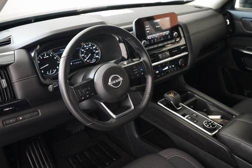 2024 Nissan Pathfinder SV 4WD