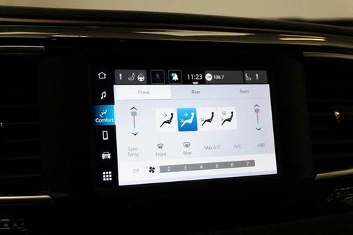 2024 Chrysler Voyager LX