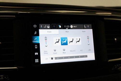 2024 Chrysler Voyager LX