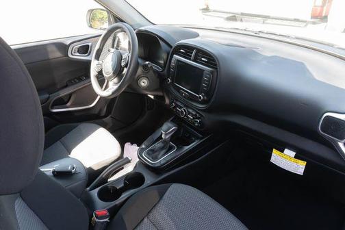 Snow White Pearl 2024 Kia Soul LX