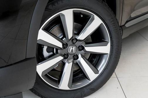 2025 Honda Pilot Touring 8-Passenger