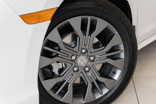 Platinum White Pearl 2026 Honda Odyssey Touring