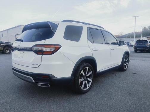 2023 Honda Pilot AWD Elite