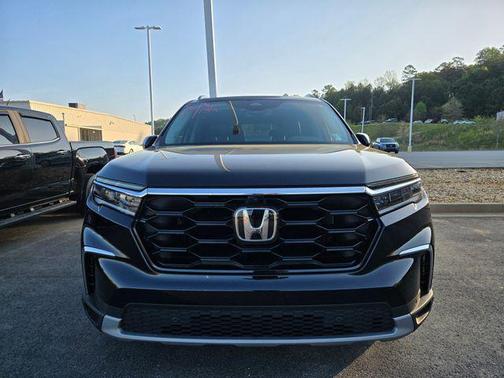 Crystal Black Pearl 2025 Honda Pilot Elite
