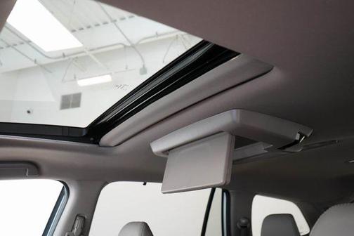2022 Honda Pilot Touring 8-Passenger