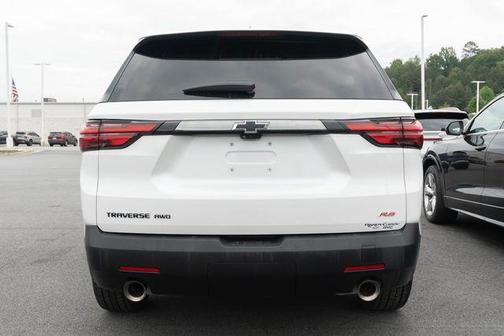 Iridescent Pearl Tricoat 2023 Chevrolet Traverse RS