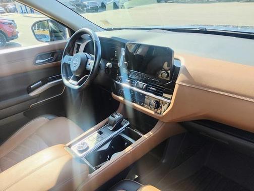 2023 Nissan Pathfinder Platinum 4WD