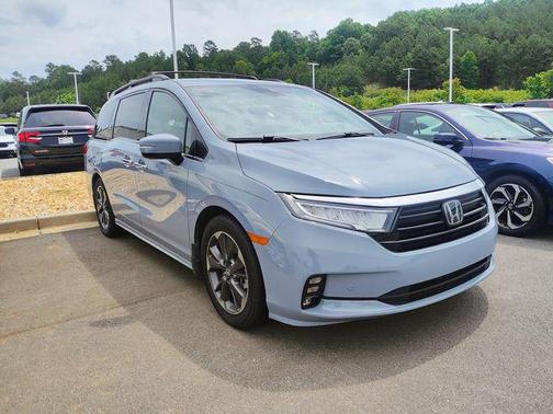 Sonic Gray Pearl 2023 Honda Odyssey Elite