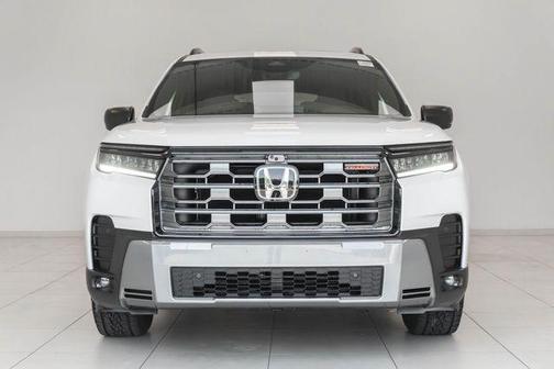 Platinum White Pearl 2026 Honda Pilot TrailSport
