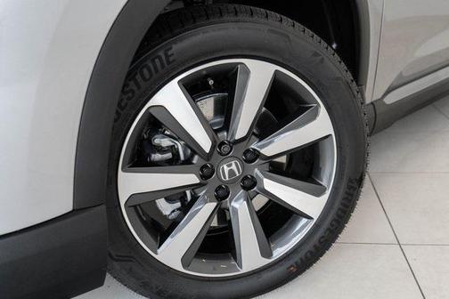 2025 Honda Pilot Touring 8-Passenger
