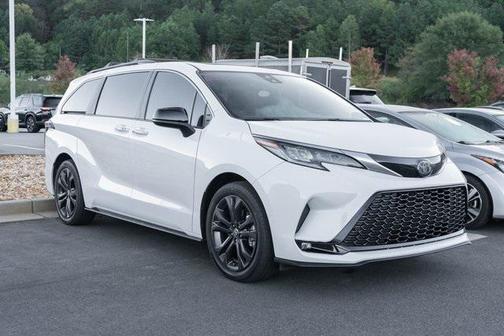 2023 Toyota Sienna XSE 7 Passenger