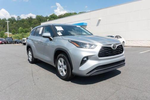 Celestial Silver Metallic 2023 Toyota Highlander LE