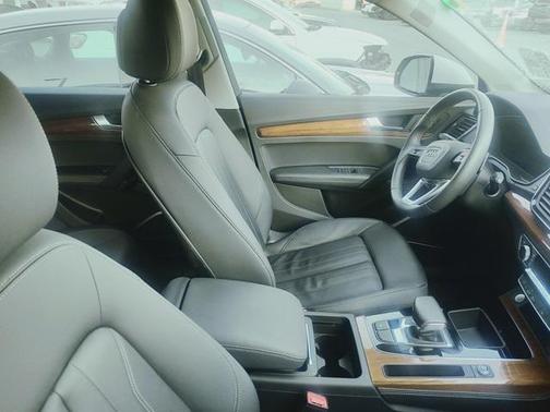 2022 Audi Q5 45 S line Premium Plus