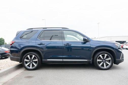 Obsidian Blue Pearl 2023 Honda Pilot Touring 8-Passenger