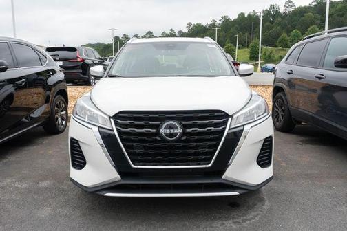 Aspen White Tricoat 2023 Nissan Kicks SV