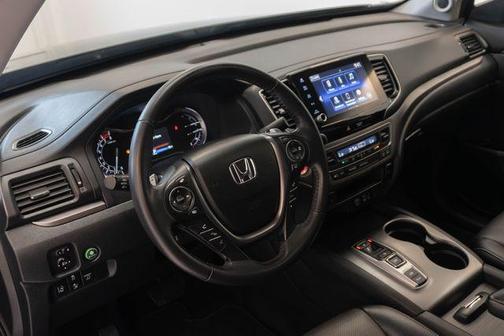 Crystal Black Pearl 2023 Honda Ridgeline RTL