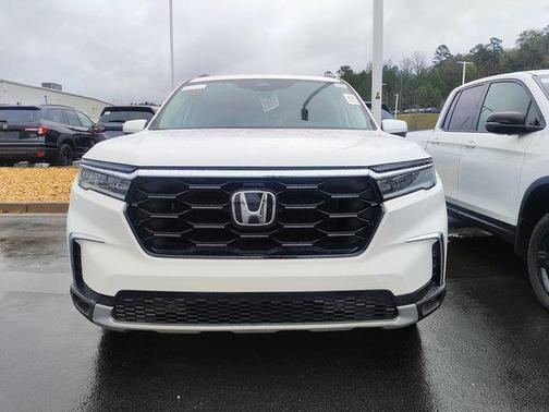 2023 Honda Pilot Touring 8-Passenger