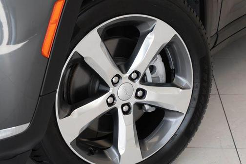 Baltic Gray Metallic Clearcoat 2021 Jeep Grand Cherokee L Limited