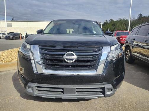 2022 Nissan Pathfinder S 4WD