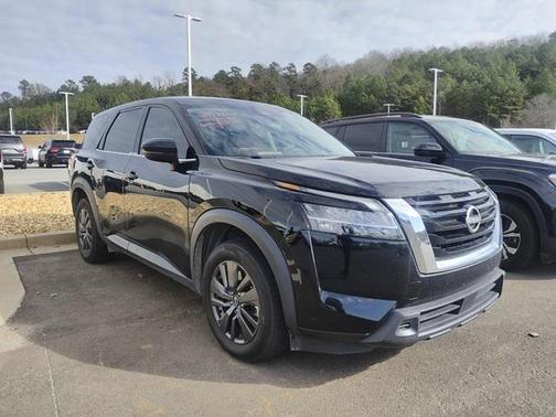 2022 Nissan Pathfinder S 4WD