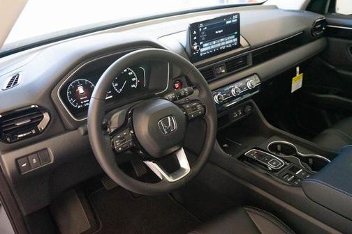 2025 Honda Pilot Touring 8-Passenger