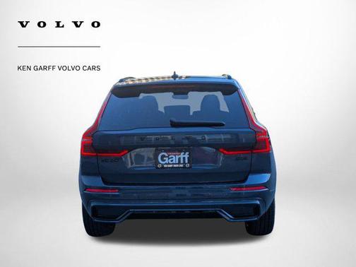 2026 Volvo XC60 B5 Ultra Black Edition