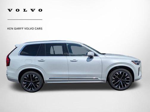 2025 Volvo XC90 B6 Plus 7-Seater
