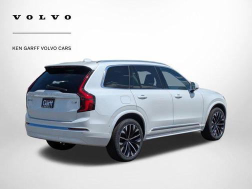2025 Volvo XC90 B6 Plus 7-Seater