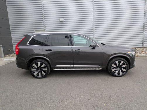 2023 Volvo XC90 Recharge Plug-In Hybrid T8 Ultimate Bright Theme 7-Seater