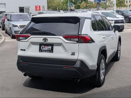 Ice Cap 2023 Toyota RAV4 LE