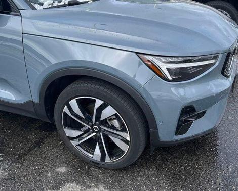 Thunder Grey Metallic 2023 Volvo XC40 B5 Ultimate Dark Theme