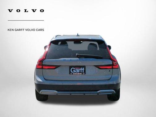2025 Volvo V90 Cross Country B6 Ultra