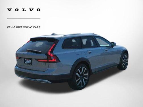 2025 Volvo V90 Cross Country B6 Ultra