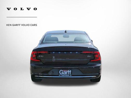 2025 Volvo S90 B6 Plus