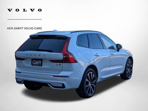 2025 Volvo XC60 B5 Plus