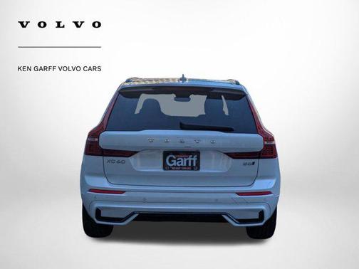 2025 Volvo XC60 B5 Plus