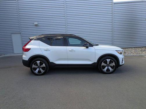 2023 Volvo XC40 Recharge Pure Electric Twin Plus