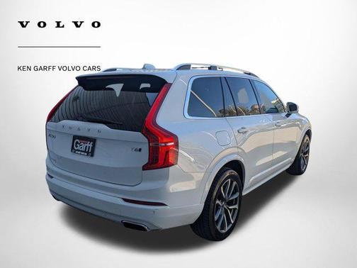 2019 Volvo XC90 T6 Momentum