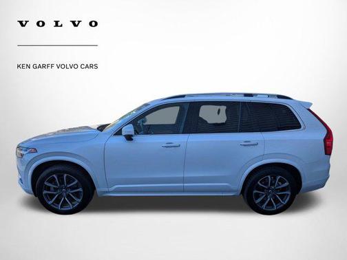 2019 Volvo XC90 T6 Momentum