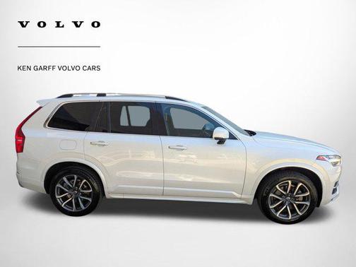 2019 Volvo XC90 T6 Momentum
