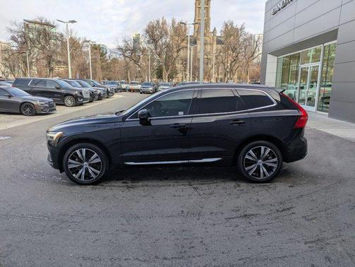 2023 Volvo XC60 B5 Plus Bright Theme