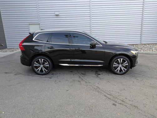 2023 Volvo XC60 B5 Plus Bright Theme