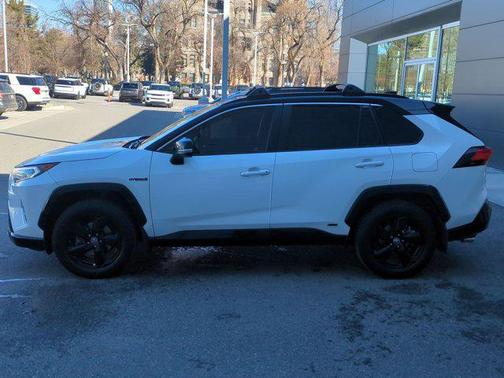 2020 Toyota RAV4 Hybrid SE