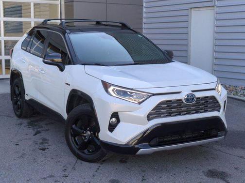 2020 Toyota RAV4 Hybrid SE