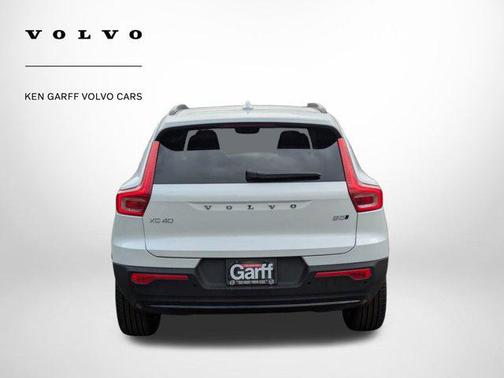 2026 Volvo XC40 B5 Core