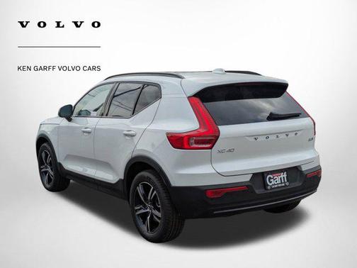 2026 Volvo XC40 B5 Core
